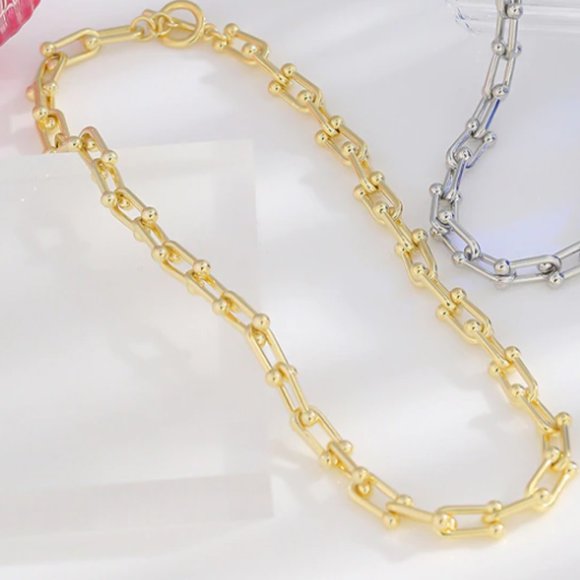 Bold Link Necklace - Picture 4 of 5